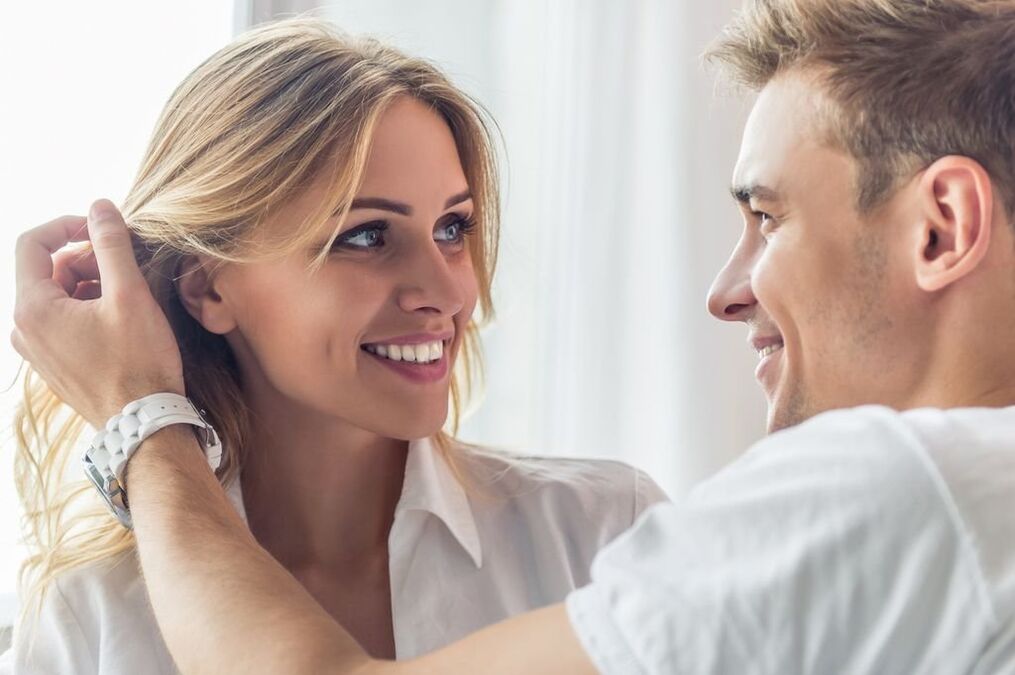 feliz pareja enamorada